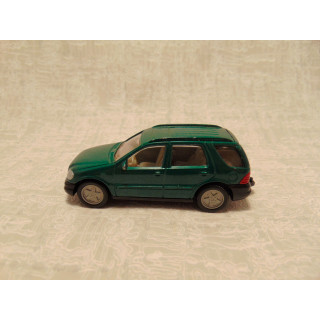 Mercedes Benz ML 320 1:55 1095 Siku groen