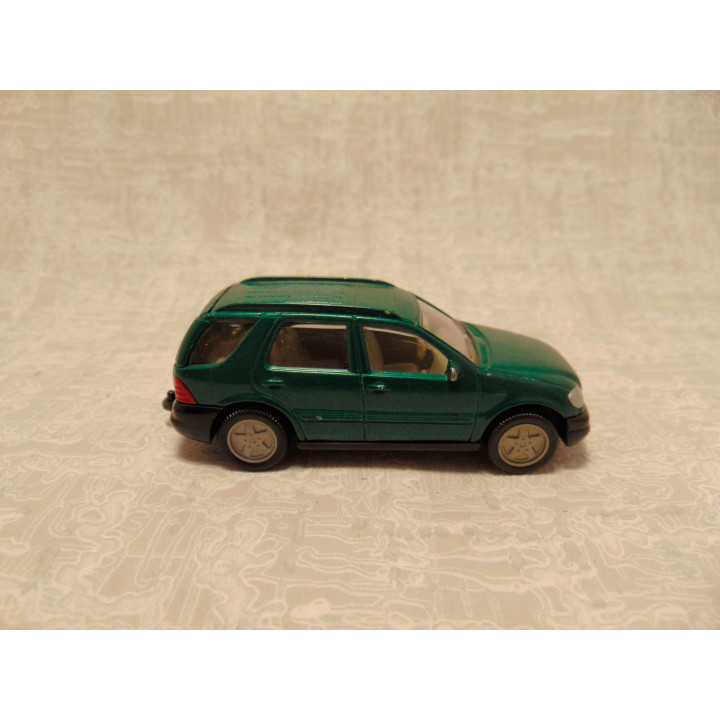 Mercedes Benz ML320 1:55 1095 Siku groen