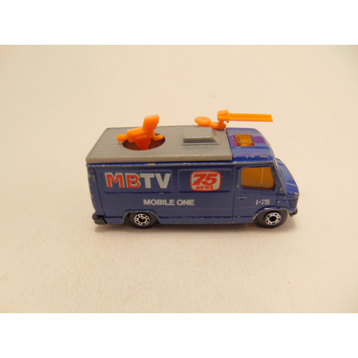 Mercedes 207D straalwagen MBTV Matchbox 1:73 blauw