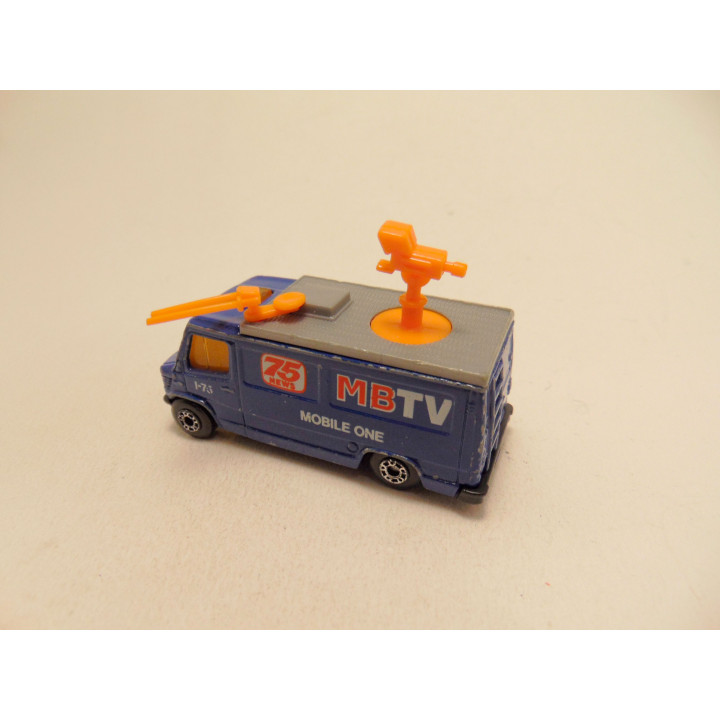 Mercedes 207D straalwagen MBTV Matchbox 1:73 blauw