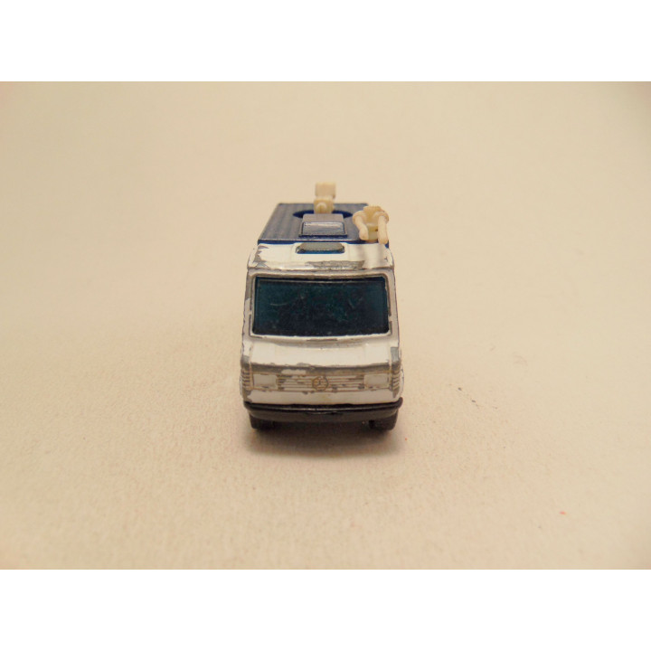 Mercedes 207D straalwagen SKY Matchbox 1:73 wit
