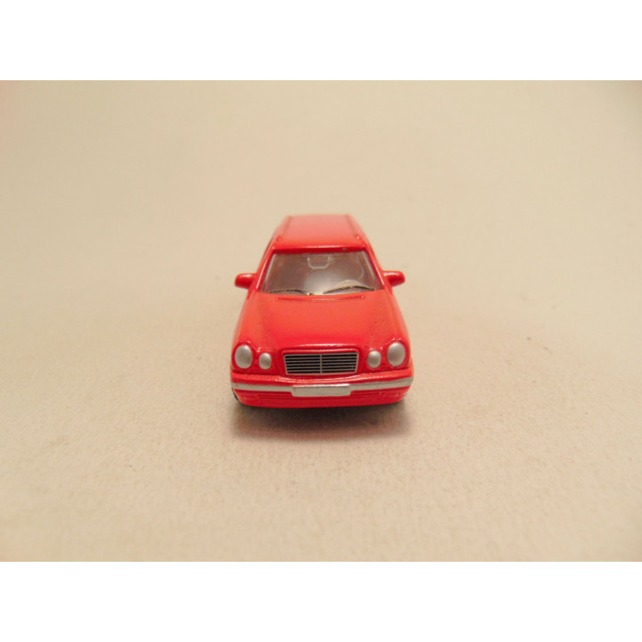 Mercedes 300T 1:64 Cararama rood