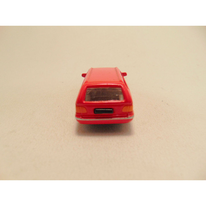 Mercedes 300T 1:64 Cararama rood