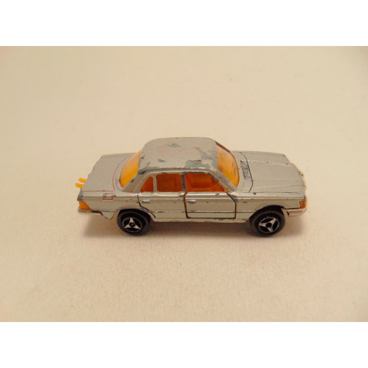 Mercedes 450SE Majorette 1:60 zilverkleurig
