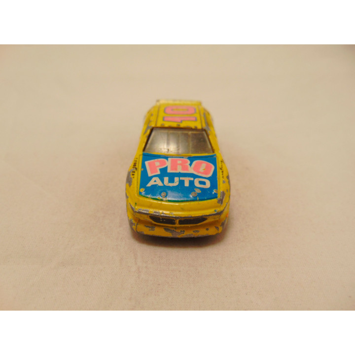 Pontiac Grand Prix GT Stockcar Matchbox 1:67 geel Pontiac Grand Prix GT Stockcar Matchbox 1:67 geel