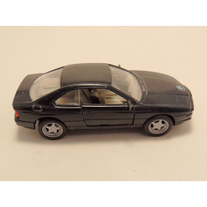 Bmw 850i 1:42 Maisto zwart