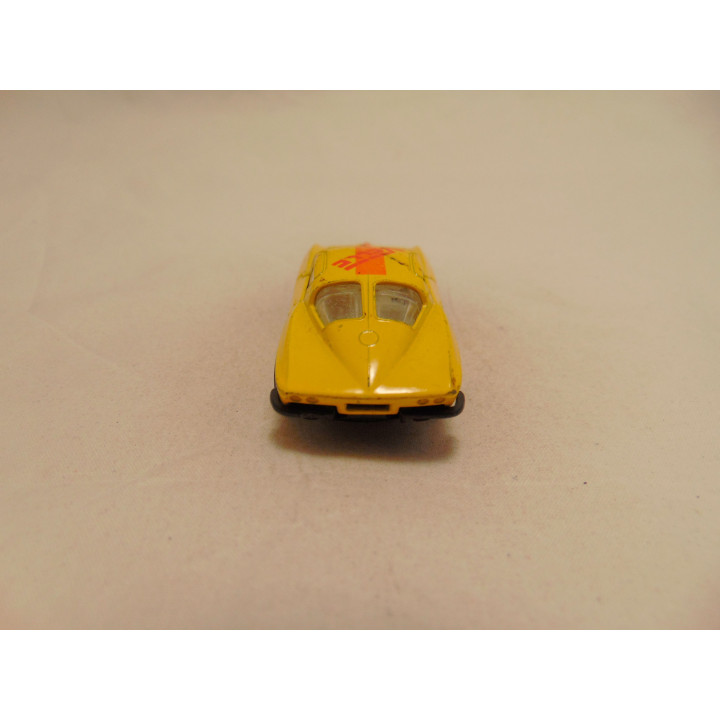 Chevrolet Corvette Stingray 1:64 geel