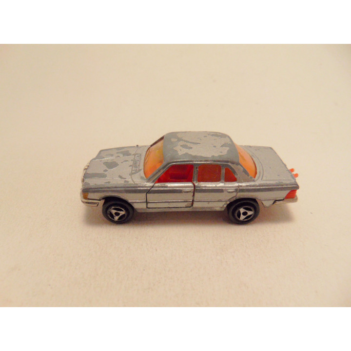 Mercedes 450 SE 1:60 Majorette 249 zilverkleurig- donkeroranje