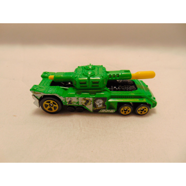 Invader tank Attack 5 Pack Hot wheels 2011 groen