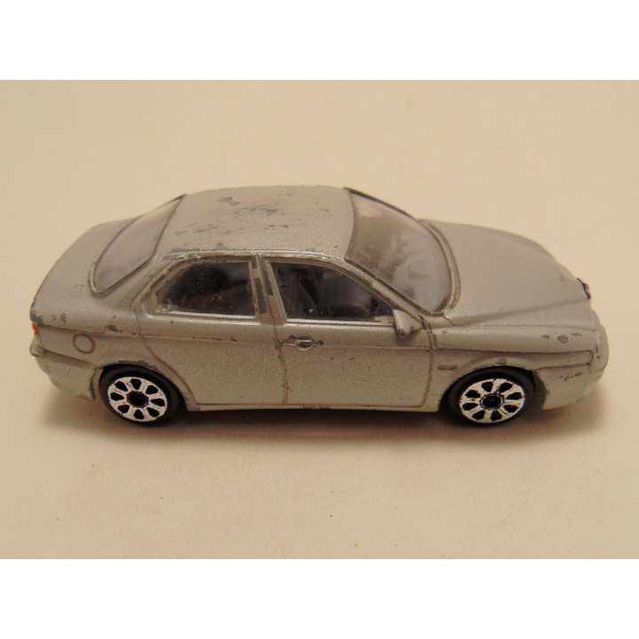 Alfa Romeo 156 Bburago 1:43 zilverkleurig