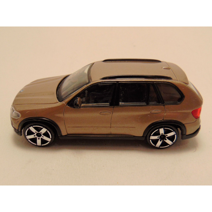 Bmw X5 1:43 Bburago goudkleurig - modelauto