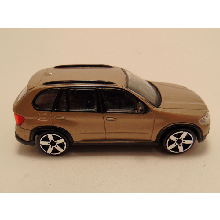 Bmw X5 1:43 Bburago goudkleurig