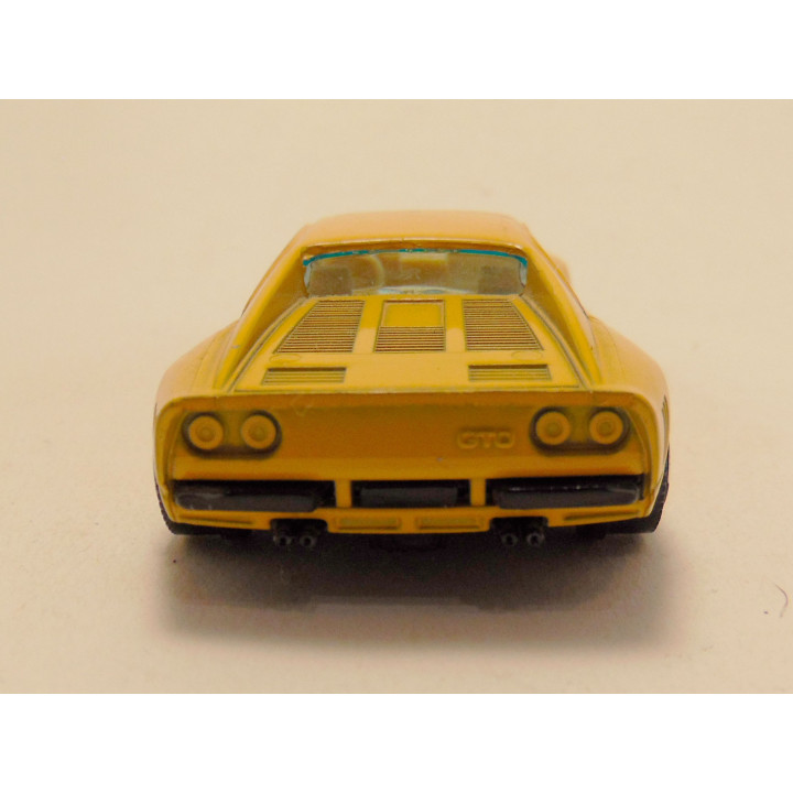 Ferrari 288 GTO Bburago 1:43 geel