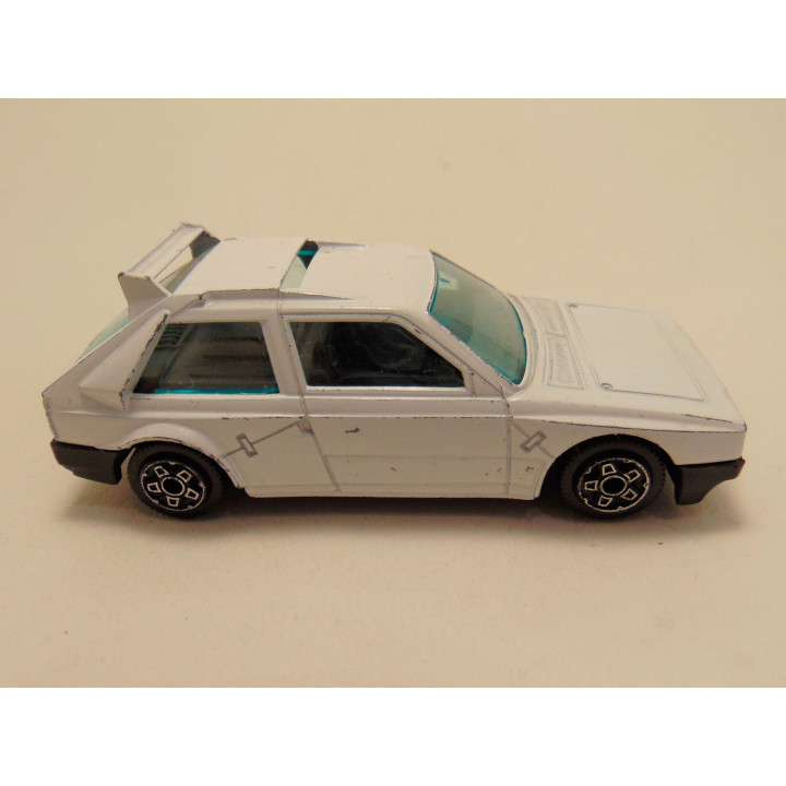 Lancia Delta S4 Bburago 1:43 wit