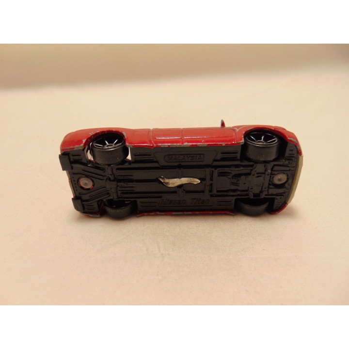 Nissan Titan Hot wheels 2006-031 roodbruin