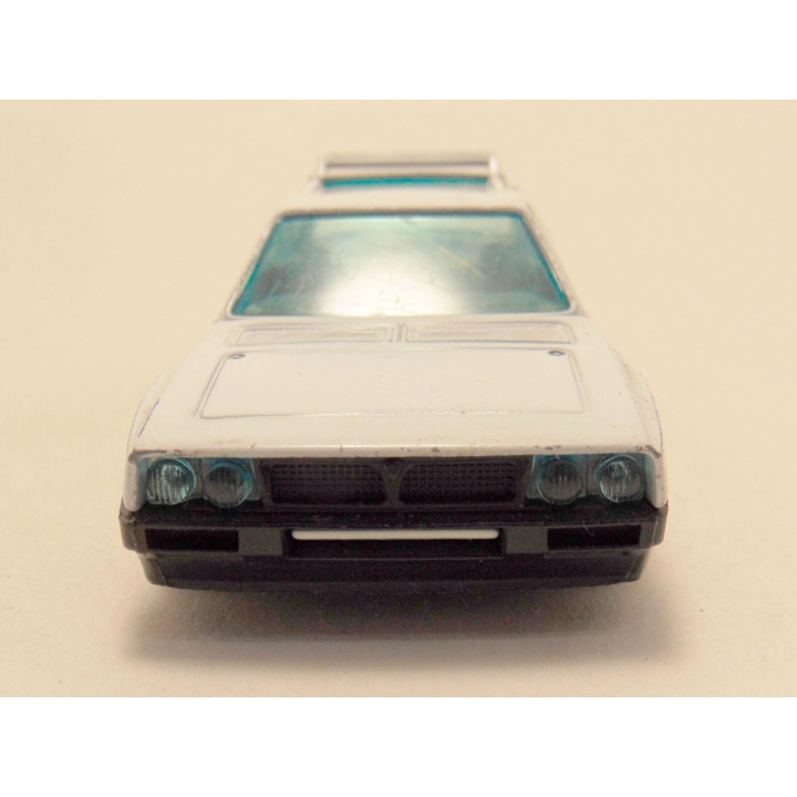 Lancia Delta S4 Bburago 1:43 wit