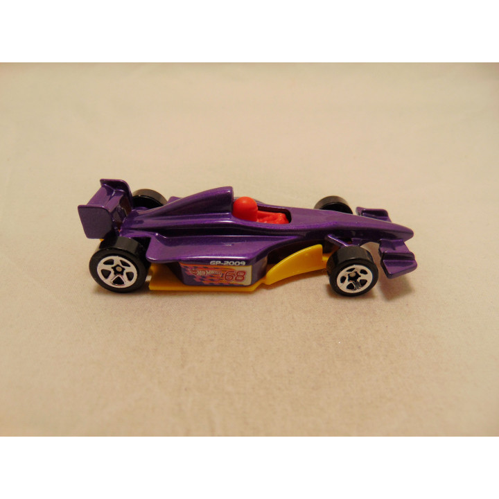 GP 2009 formule 1 Sky Jump 5 Pack Hot wheels 2011 paars