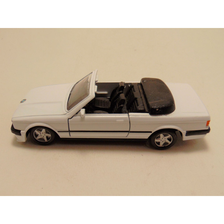Bmw 325i cabrio 1:37 Edocar wit