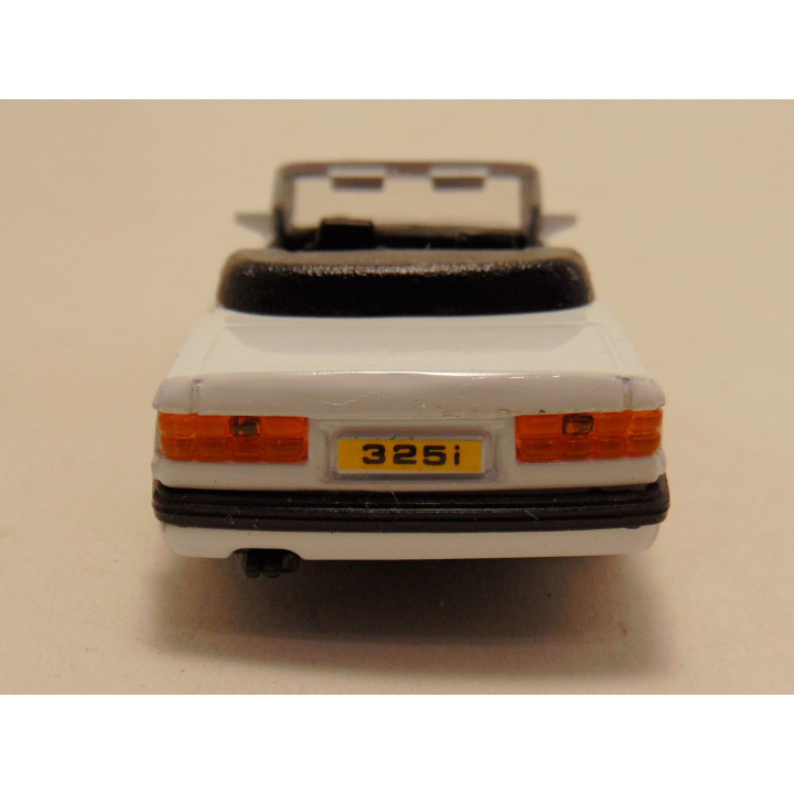 Bmw 325i cabrio 1:37 Edocar wit