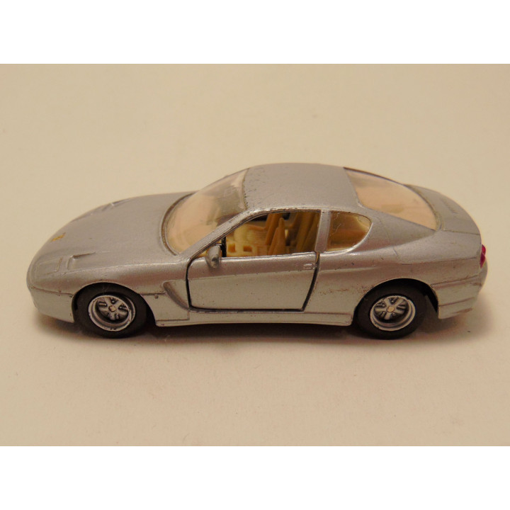 Ferrari 456 GT 1:39 Maisto zilverkleurig Ferrari 456 GT 1:39 Maisto zilverkleurig