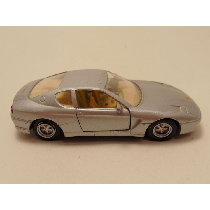 Ferrari 456 GT 1:39 Maisto zilverkleurig Ferrari 456 GT 1:39 Maisto zilverkleurig