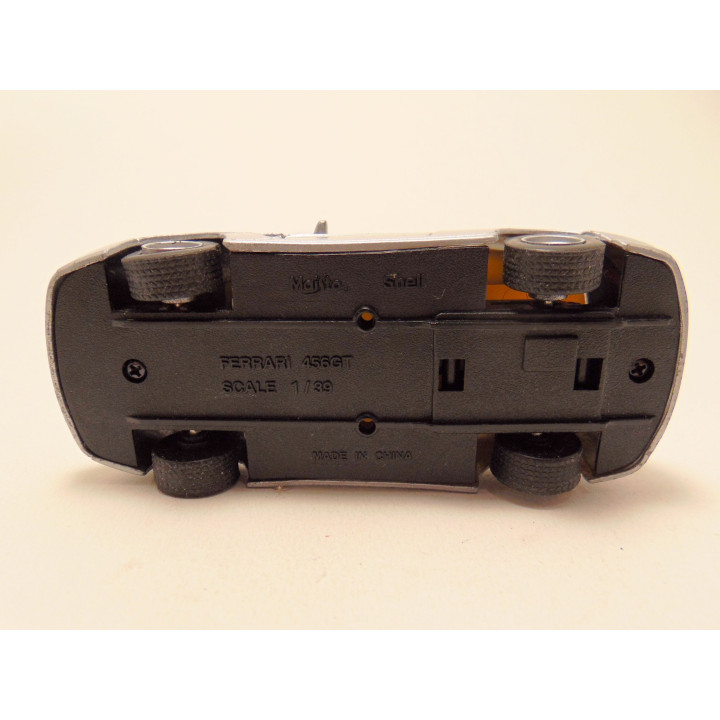 Ferrari 456 GT 1:39 Maisto zilverkleurig Ferrari 456 GT 1:39 Maisto zilverkleurig
