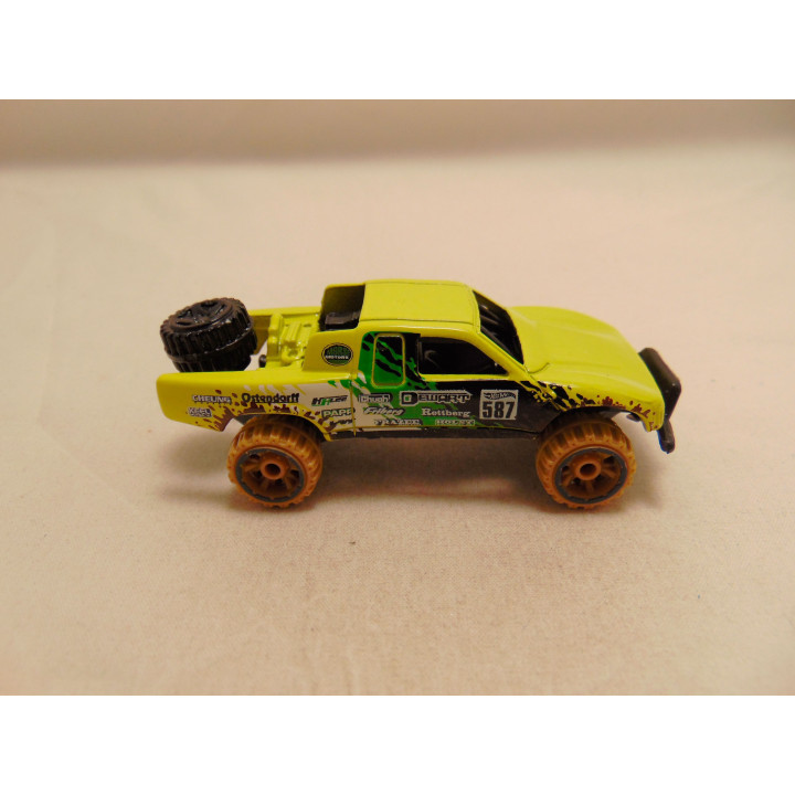 Toyota Baja Truck World Racers 5 Pack Hot wheels 2011 geel