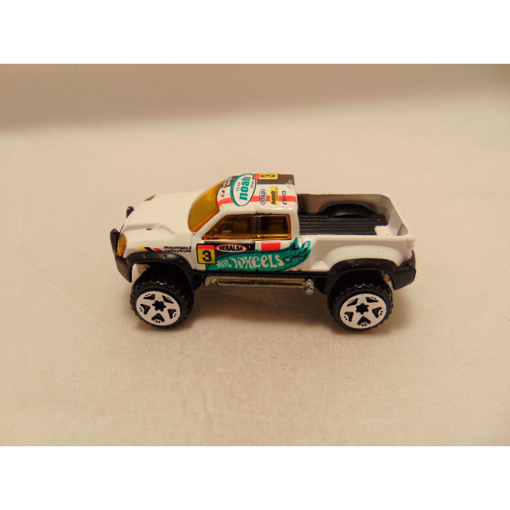 Toyota Hilux Mega Duty Off Road 5 Pack Hot wheels 2002 wit