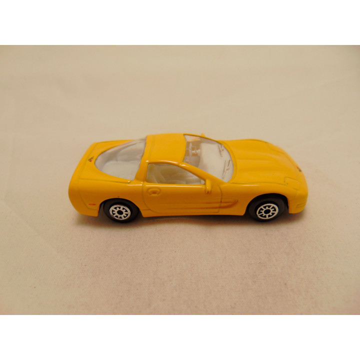 Chevrolet Corvette C5 1:64 Welly geel