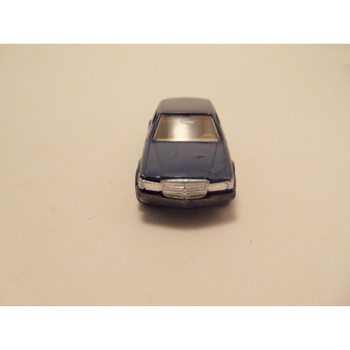 Mercedes 260SEL 1:64 MC Toys blauw