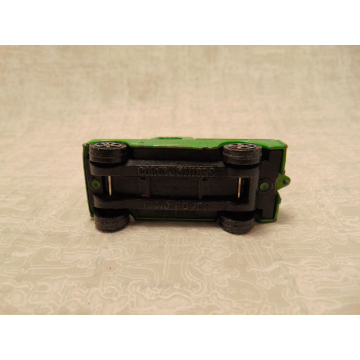 Land Rover 109 1967 pickup Corgi 1:64 groen