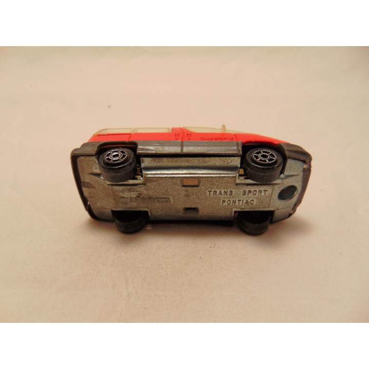 Pontiac Trans Sport Majorette 1:55 rood