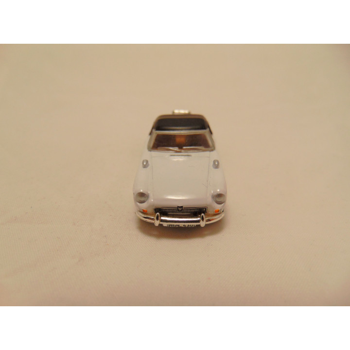 MG B spider softtop 1:72 Cararama wit