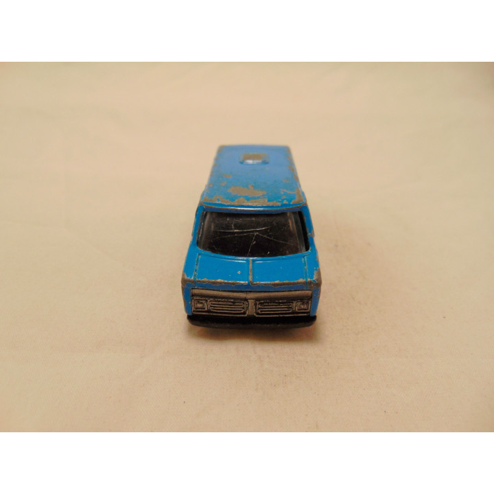 Bedford CF Delightful 1:64 Yat ming blauw