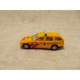 Bmw 325i Touring station ambulance Cararama-Hongwell 1:72 geel