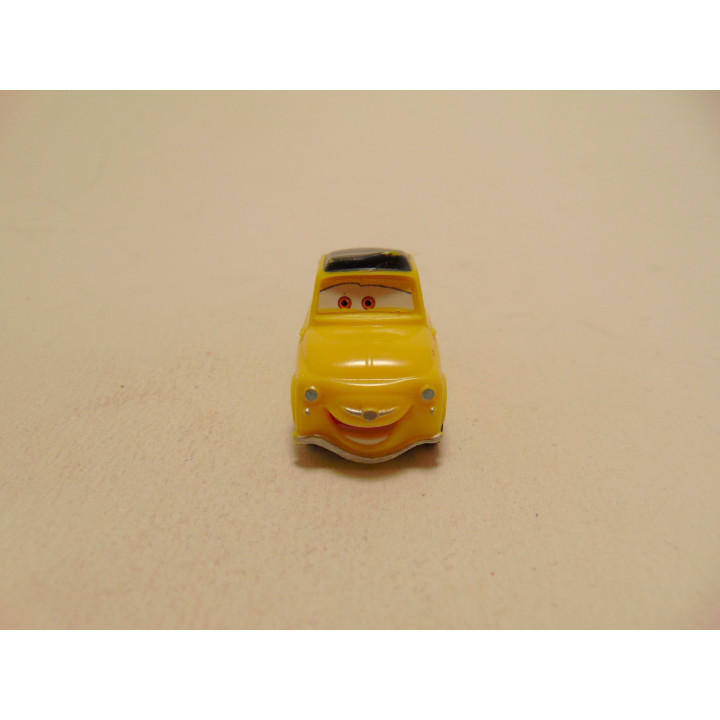 Fiat 500 met sunroof 1959 Luigi Disney cars Pixar lichtgeel
