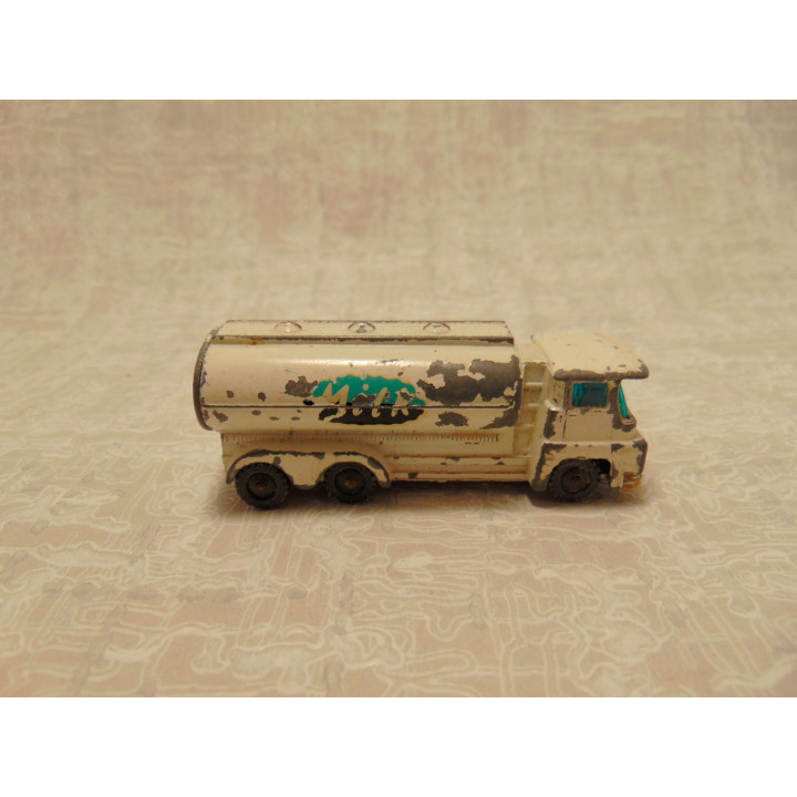 Guy motors Warrior light 6 Milk takelwagen Husky models 1:64 wit