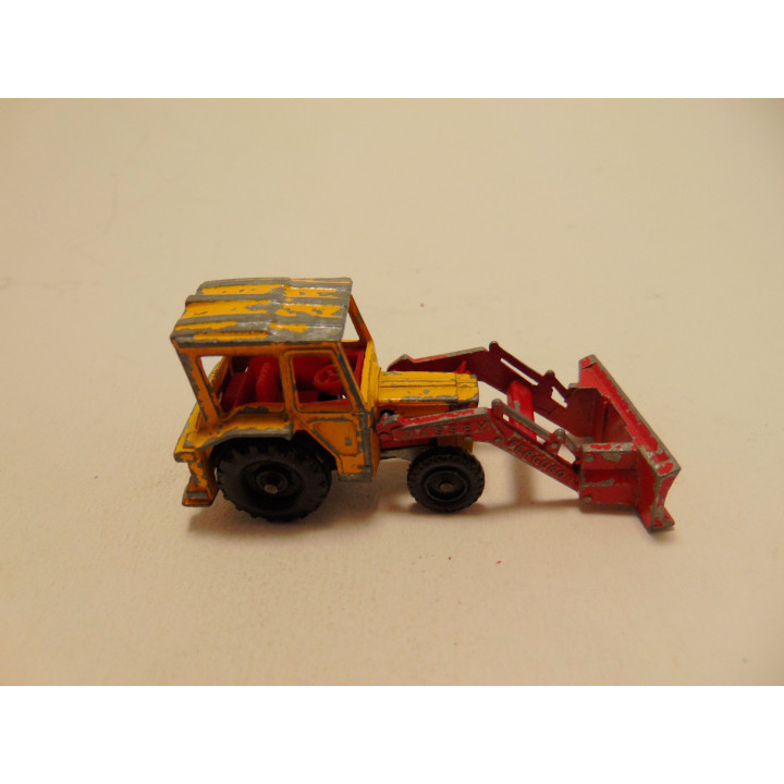Massey Ferguson 3303 tractor Corgi juniors geel