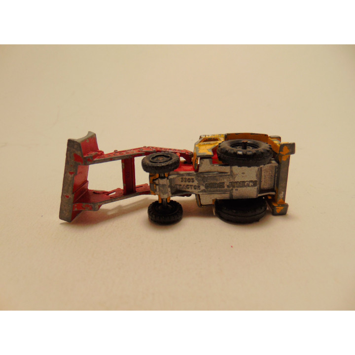 Massey Ferguson 3303 tractor Corgi juniors geel