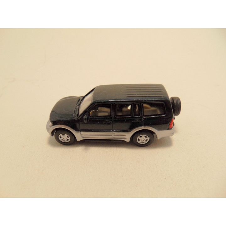 Mitsubishi Pajero 2000 1:72 JoyCity zwart