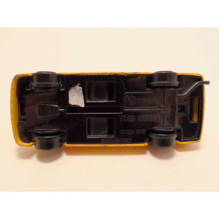 Ford Sierra Sapphire 1:43 Bburago geel