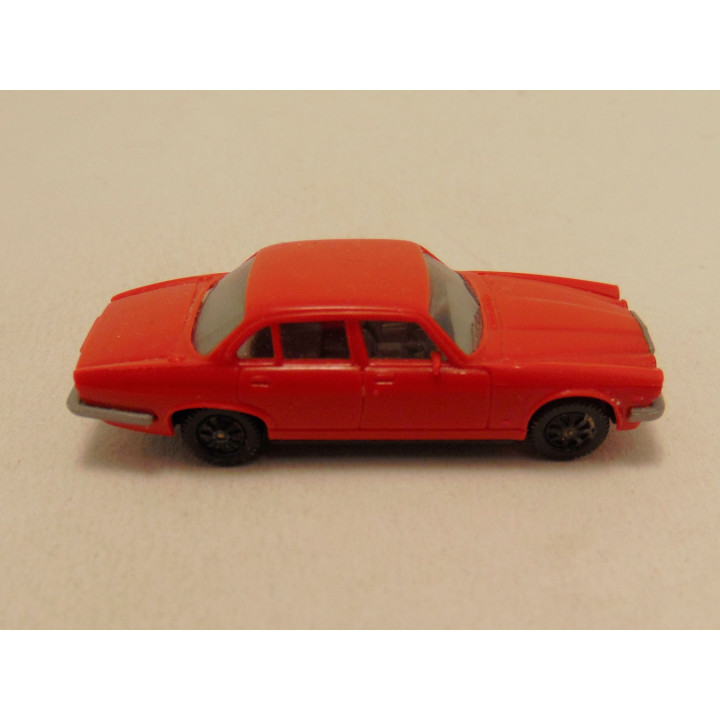 Jaguar XJ6 V12 1:87 Herpa roodbruin