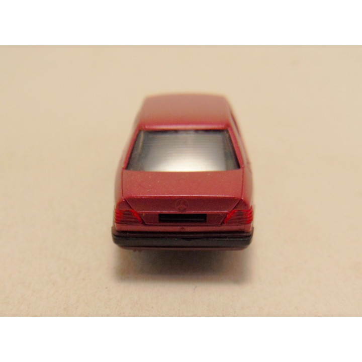 Mercedes 300E 1990 1:87 Herpa roodbruin