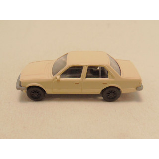 Opel Record 1:87 Fleischmann creme