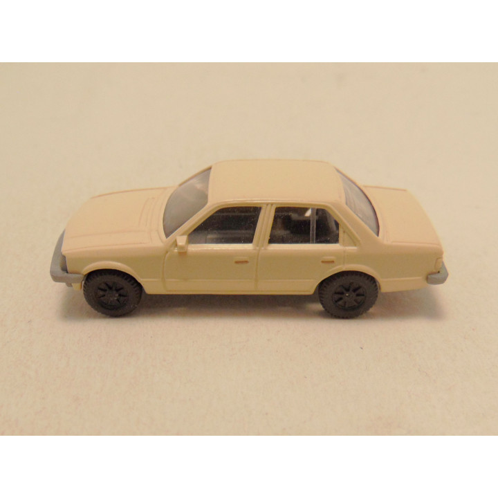 Opel Record 1:87 Fleischmann creme