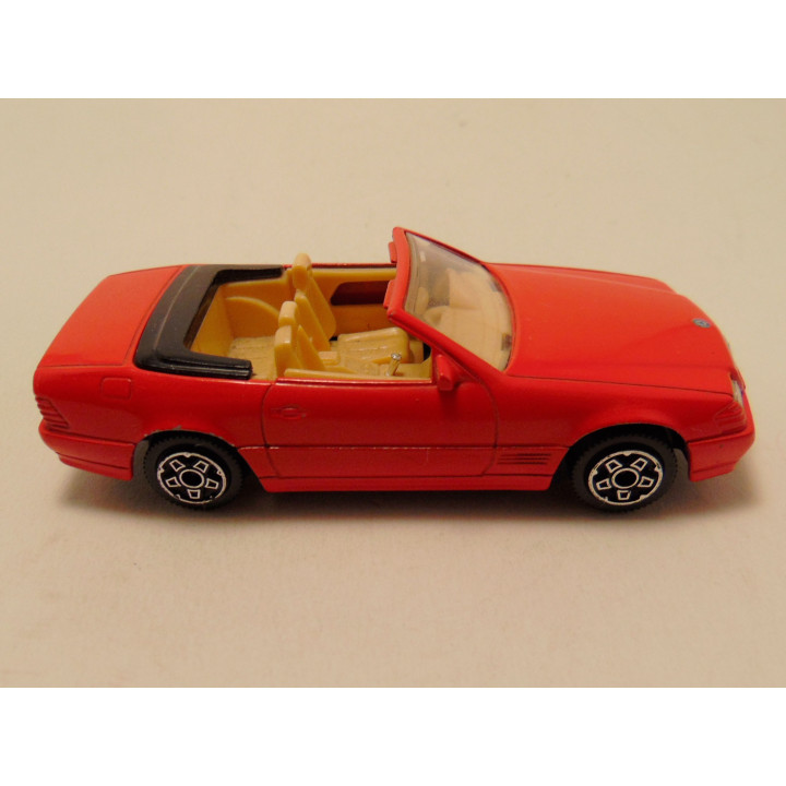 Mercedes 300 SL cabrio 1:43 Bburago rood