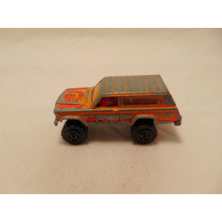 Jeep Cherokee SJ 4x4 1:64 Majorette oranje
