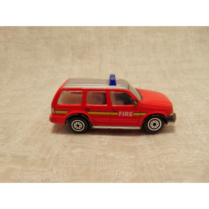 Ford Explorer Fire sedan brandweer Realtoy 1:64 rood