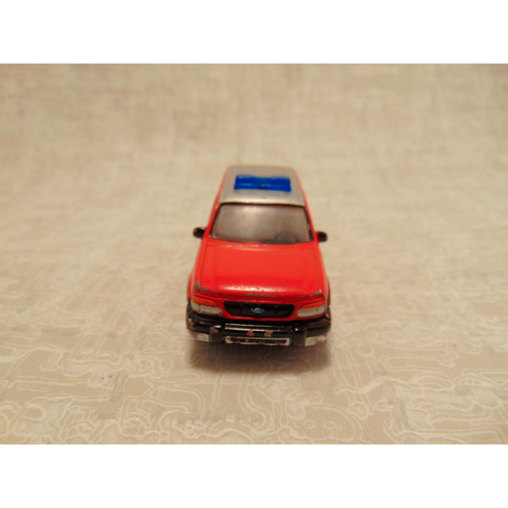 Ford Explorer Fire sedan brandweer Realtoy 1:64 rood