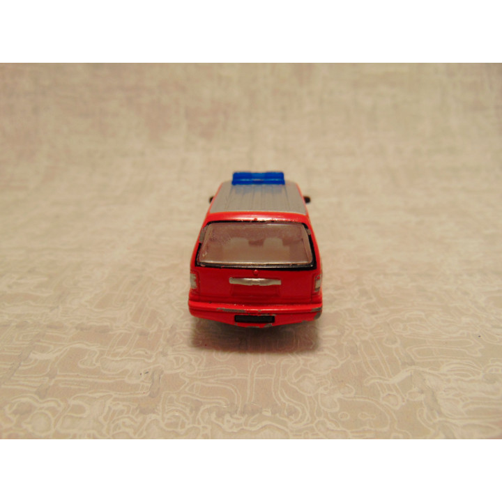 Ford Explorer Fire sedan brandweer Realtoy 1:64 rood